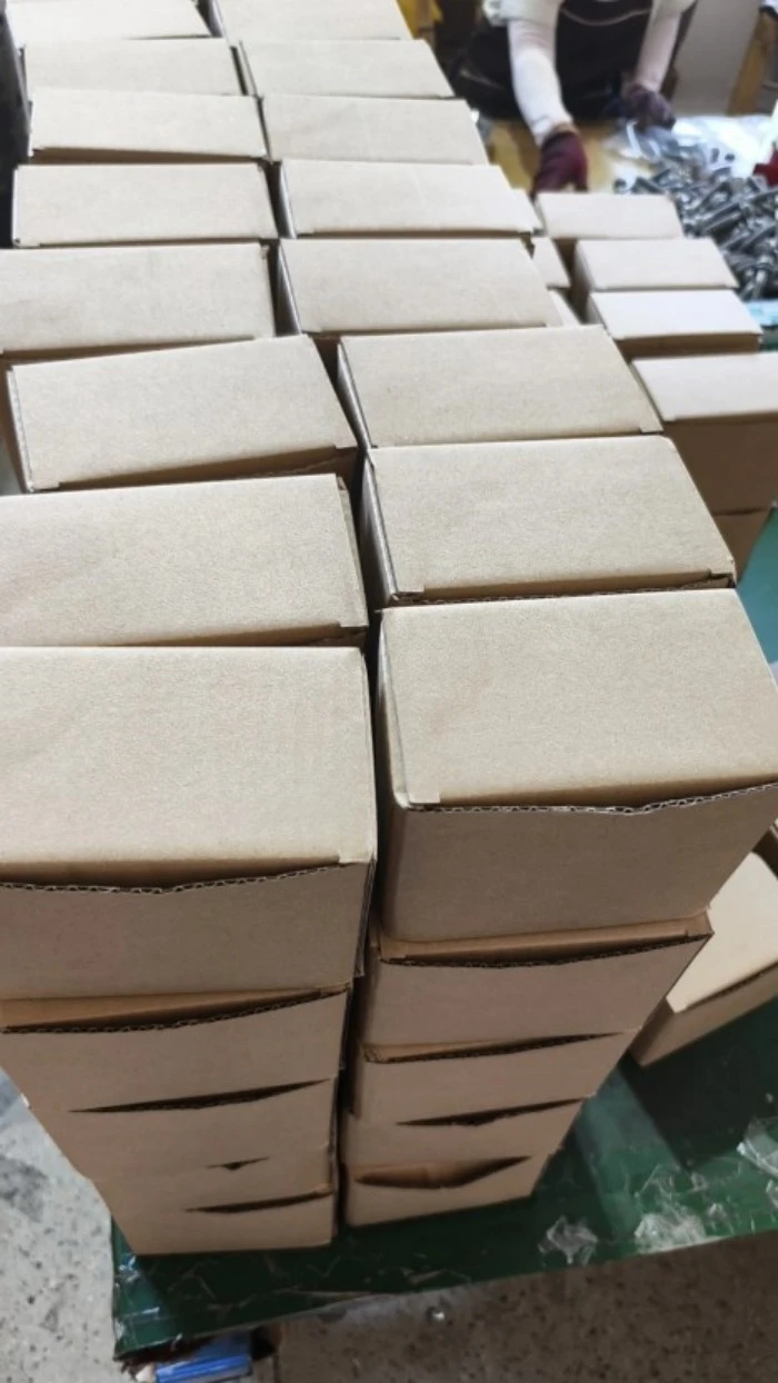 Custom Packaging Service for M12x1.5 Spline Lug Nuts